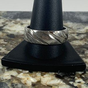 Stainless steel size 12.5 ring wood effect